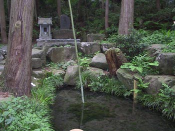 御滝神社の湧水